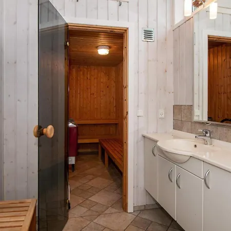 6 Person In Holiday home *